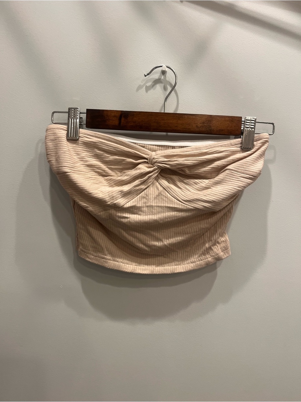Women’s Twist-Front Ribbed Strapless Top
